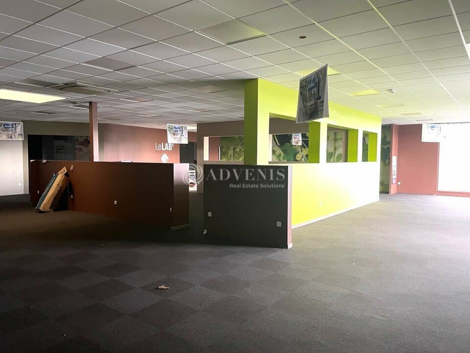 Local commercial · 432 m² · Location — photo 2
