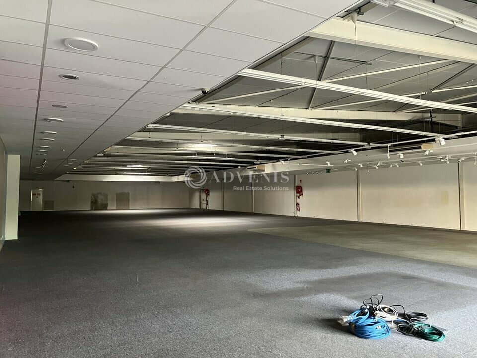 Local commercial · 1000 m² · Location — photo 2