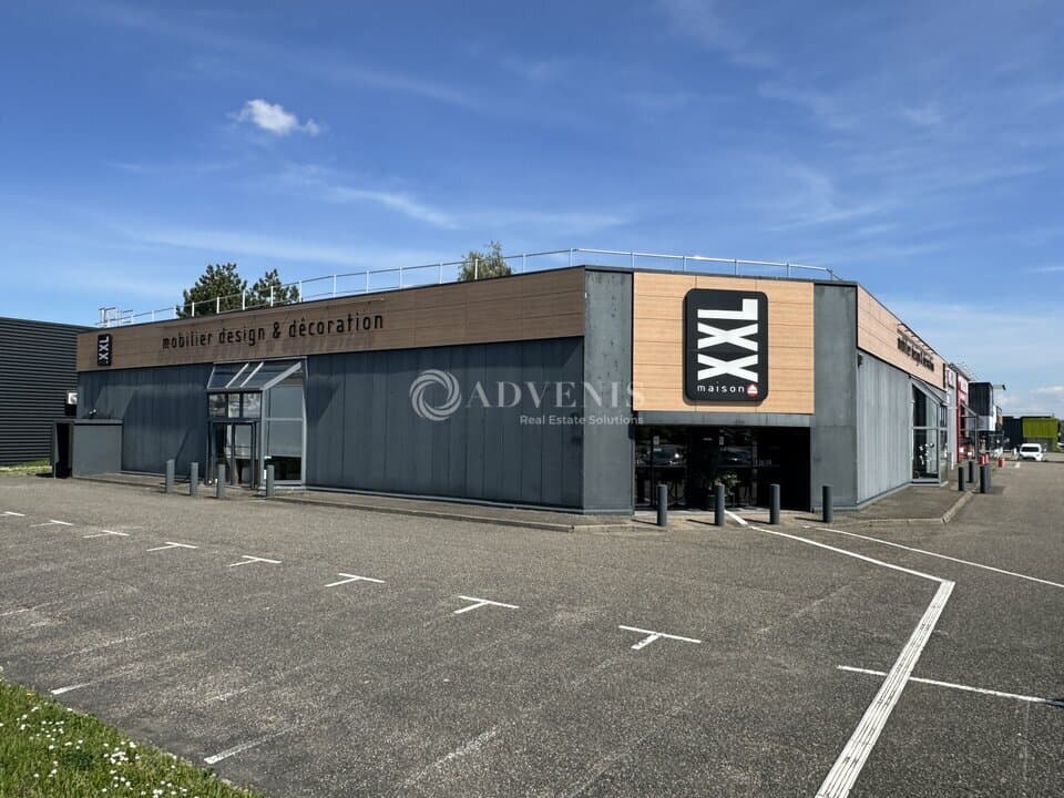 Local commercial · 951 m² · Location — photo 1
