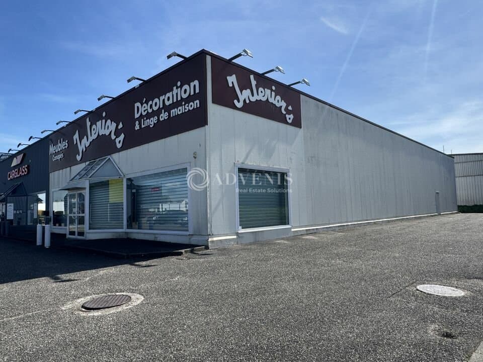 Local commercial · 460 m² · Location — photo 2