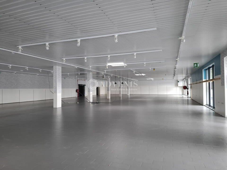 Local commercial · 850 m² · Location — photo 1