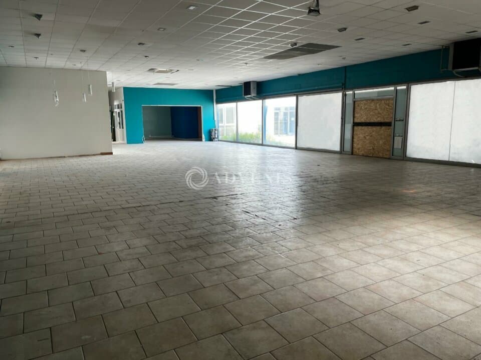 Local commercial · 500 m² · Achat des murs — photo 1