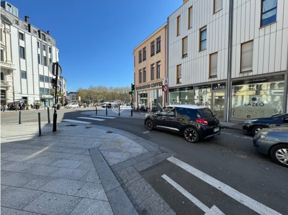 Local commercial · 125 m² · Location — photo 2