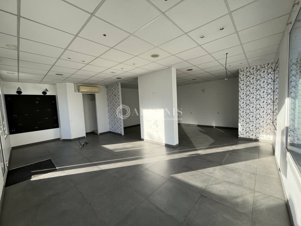 Local commercial · 50 m² · Location — photo 2