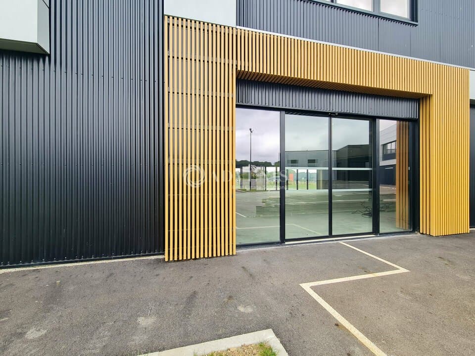 Local commercial · 516 m² · Location — photo 2