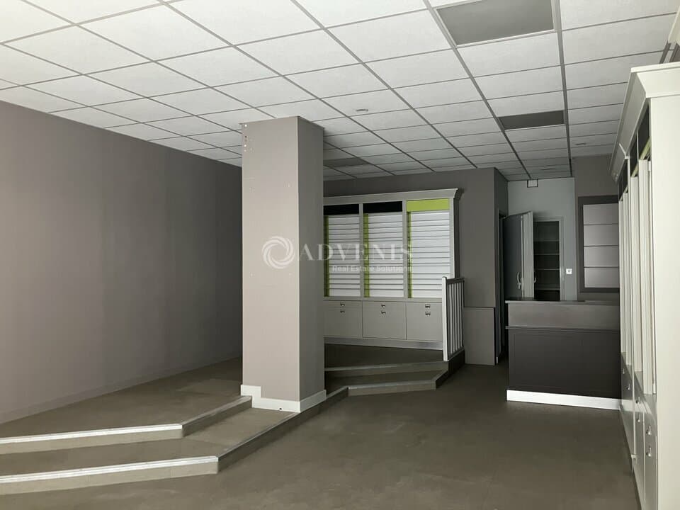 Local commercial · 48 m² · Location — photo 2