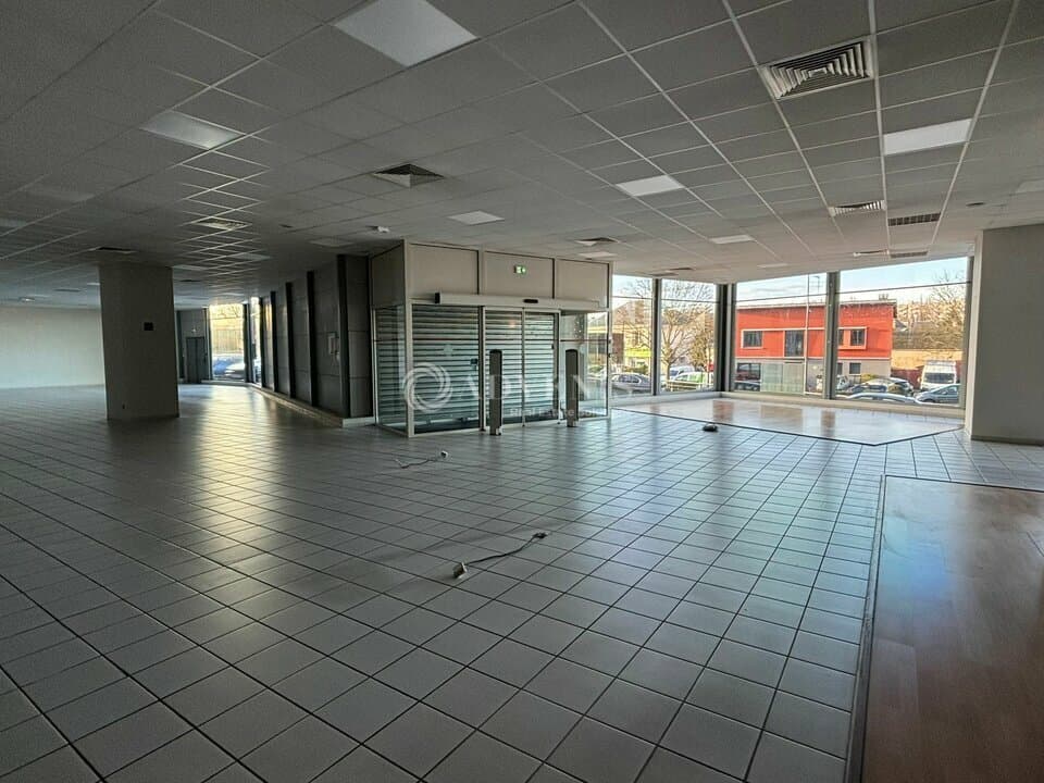 Local commercial · 1250 m² · Location — photo 1