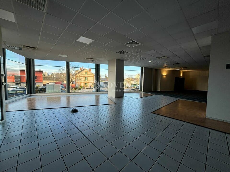 Local commercial · 1250 m² · Location — photo 2