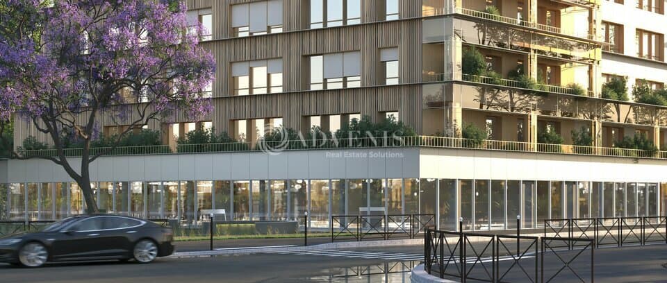 Local commercial · 602 m² · Location — photo 1