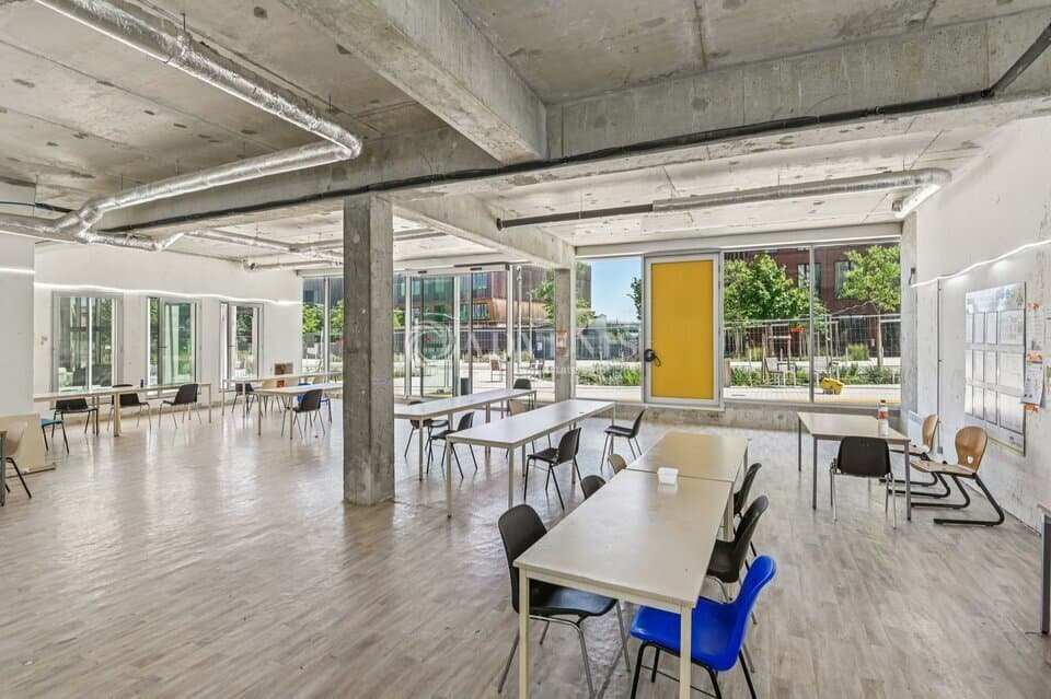Local commercial · 1119 m² · Location — photo 3