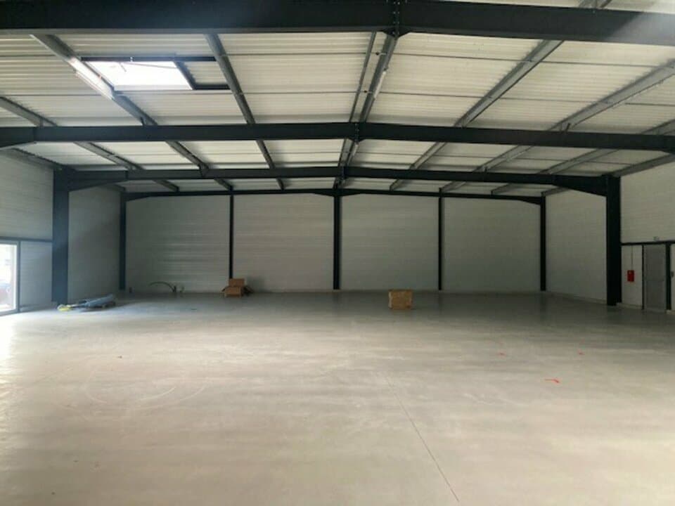Local commercial · 1000 m² · Location — photo 3