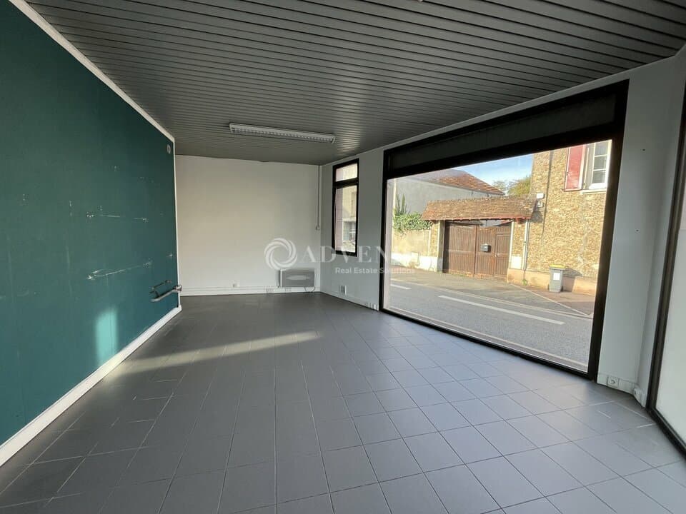 Local commercial · 52 m² · Location — photo 1