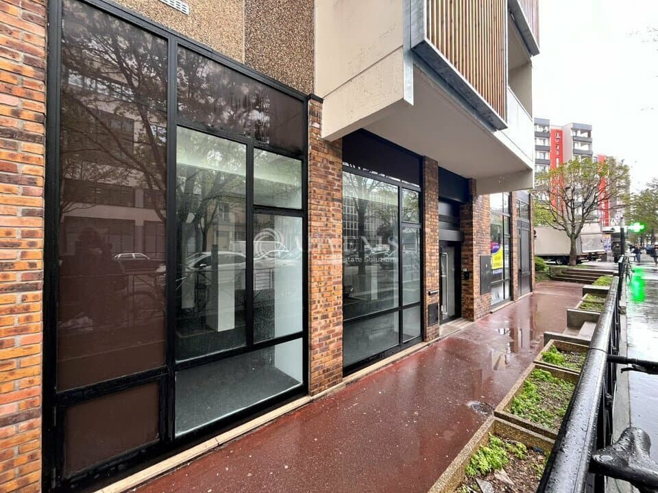 Local commercial · 190 m² · Location — photo 2