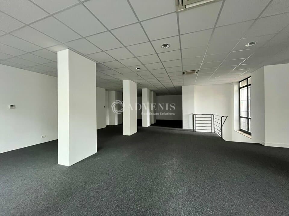Local commercial · 190 m² · Location — photo 3