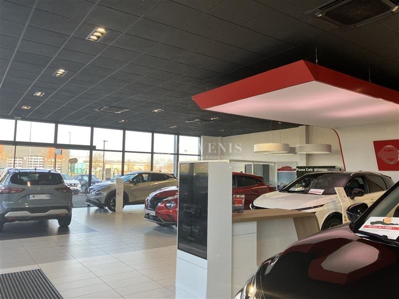 Local commercial · 480 m² · Location — photo 3