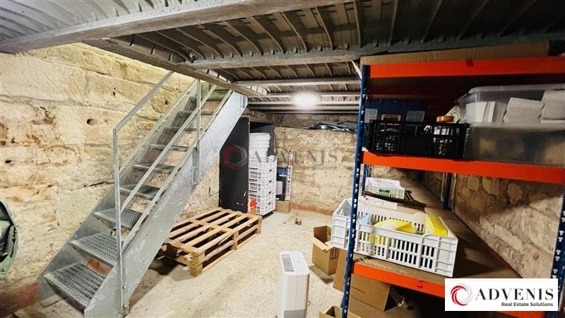 Local commercial · 71 m² · Location — photo 3