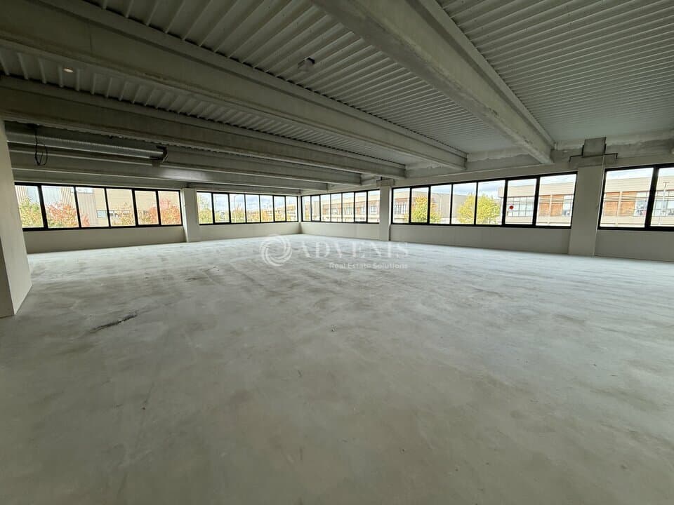 Local commercial · 1921 m² · Location — photo 2