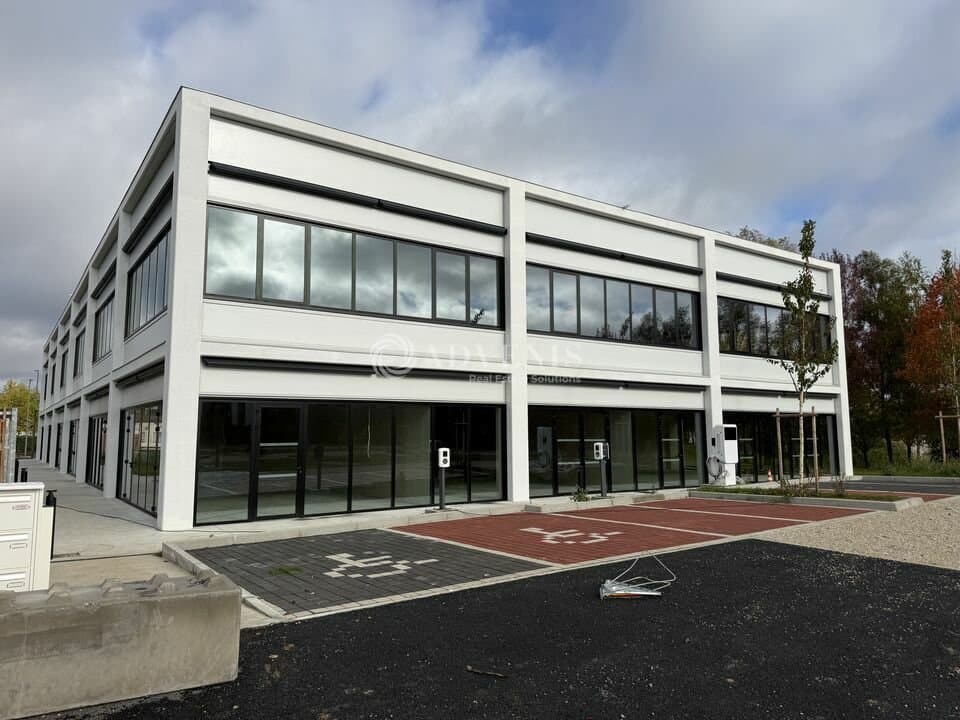 Local commercial · 1921 m² · Location — photo 1