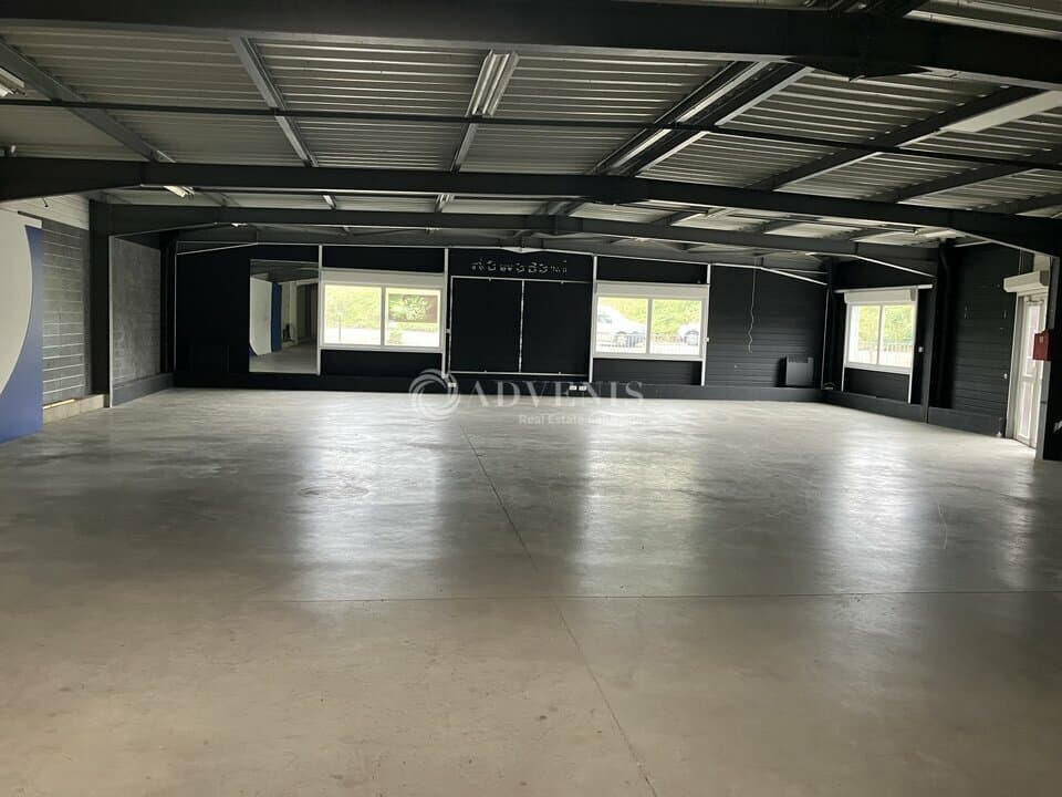 Local commercial · 750 m² · Achat des murs — photo 2