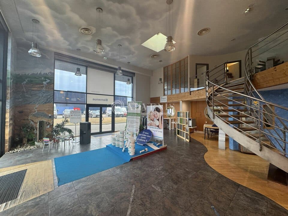 Local commercial · 960 m² · Achat des murs — photo 2