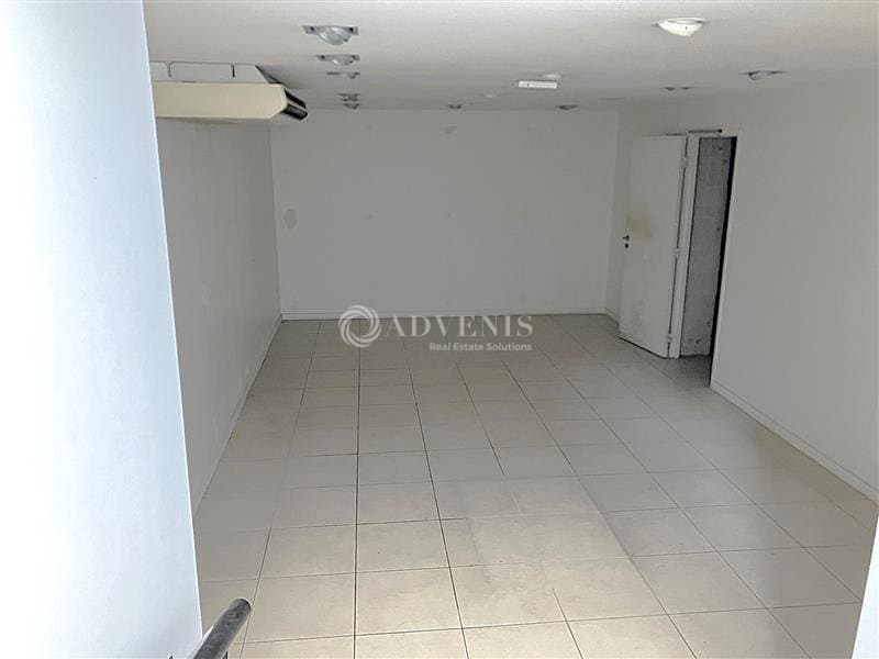 Local commercial · 220 m² · Achat des murs — photo 2