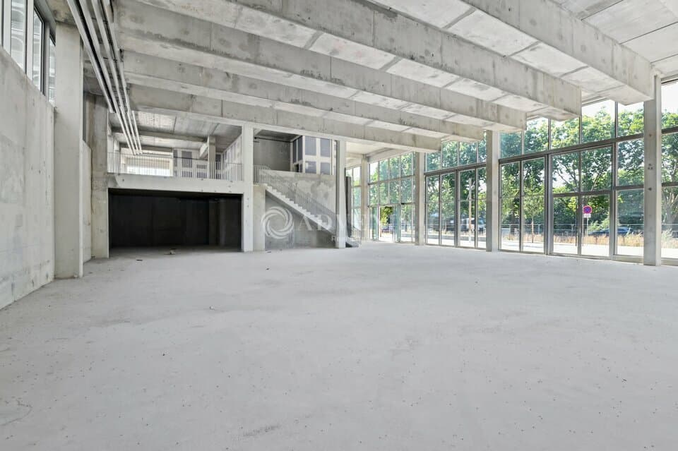 Local commercial · 2274 m² · Location — photo 2