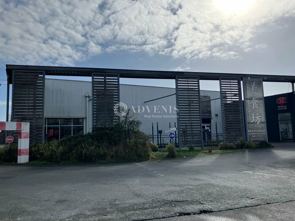 Restaurant · 598 m² · Location — photo 3