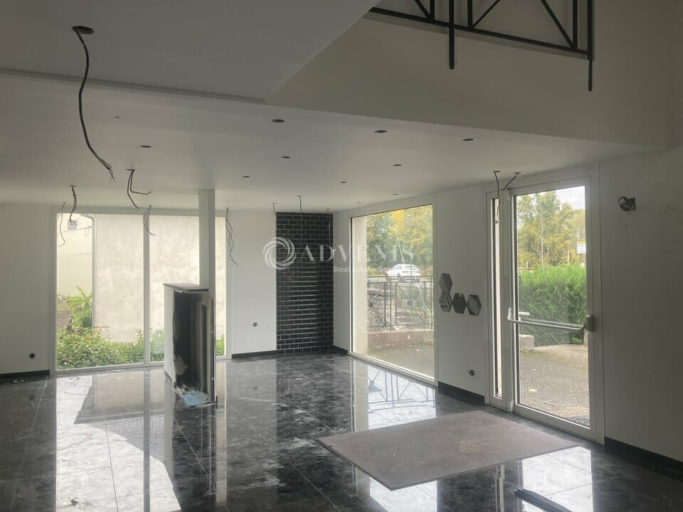 Local commercial · 270 m² · Location — photo 1