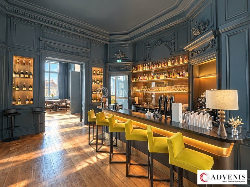 Local commercial · 1100 m² · Location — photo 3