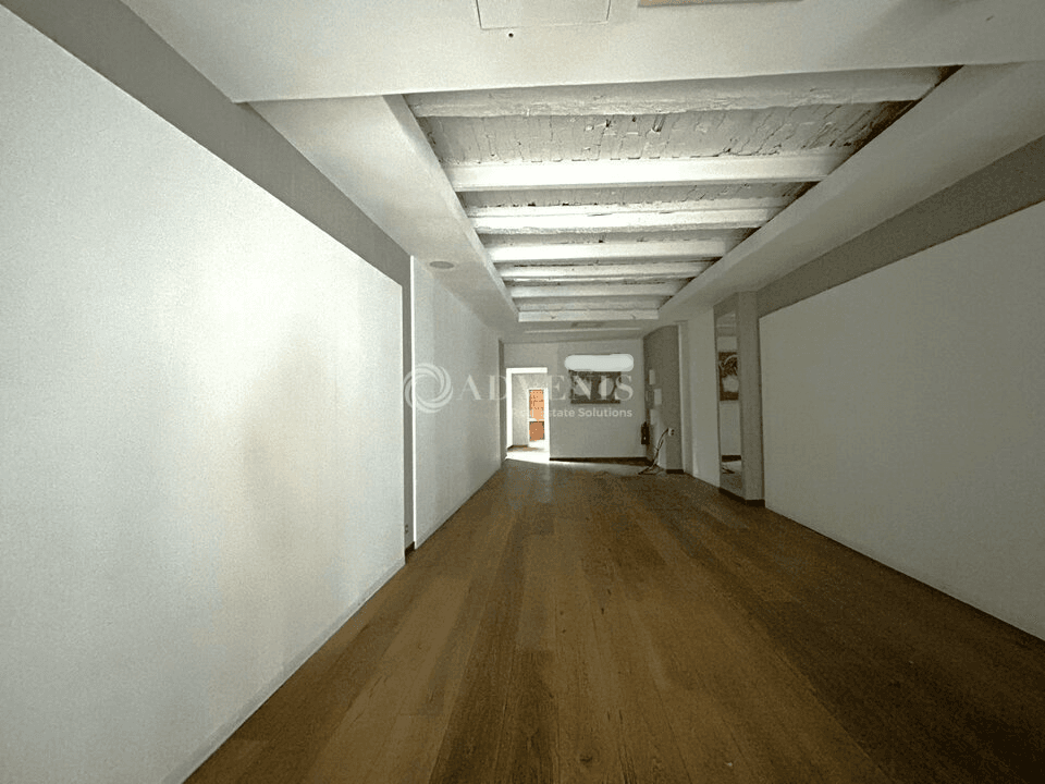 Local commercial · 70 m² · Location — photo 1