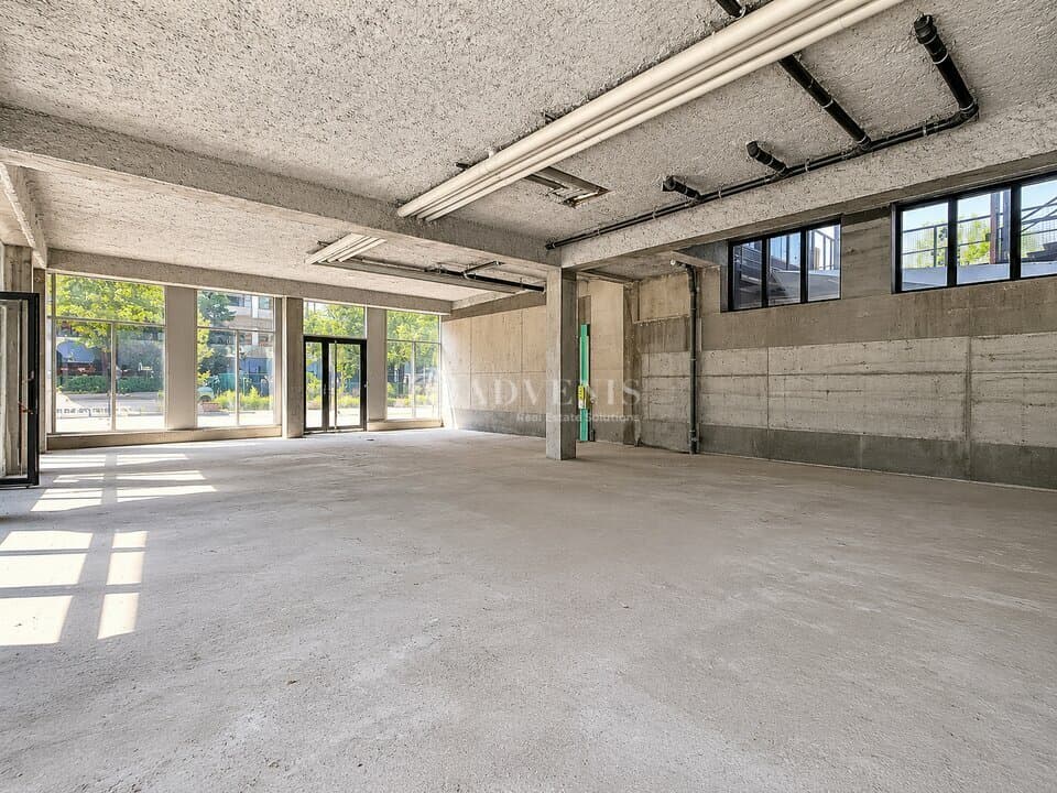 Local commercial · 150 m² · Location — photo 3