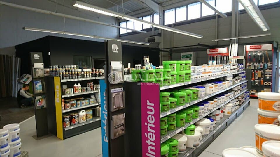 Local commercial · 1117 m² · Location — photo 2