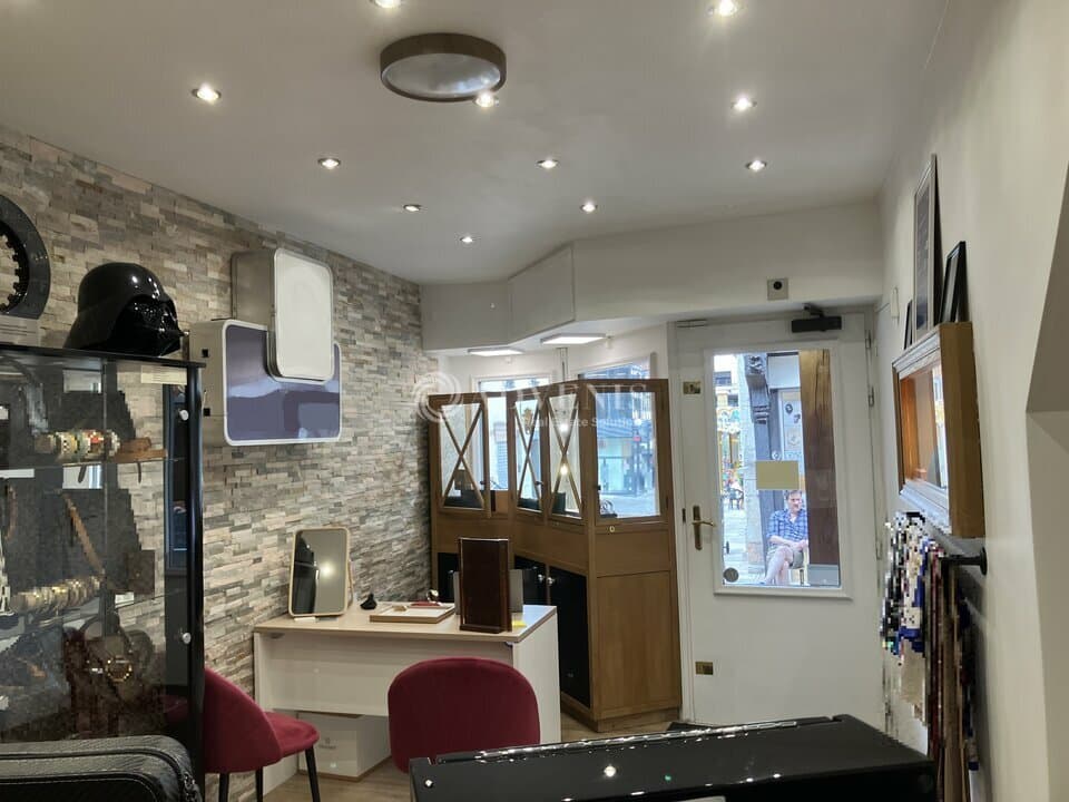 Local commercial · 99 m² · Achat des murs — photo 3