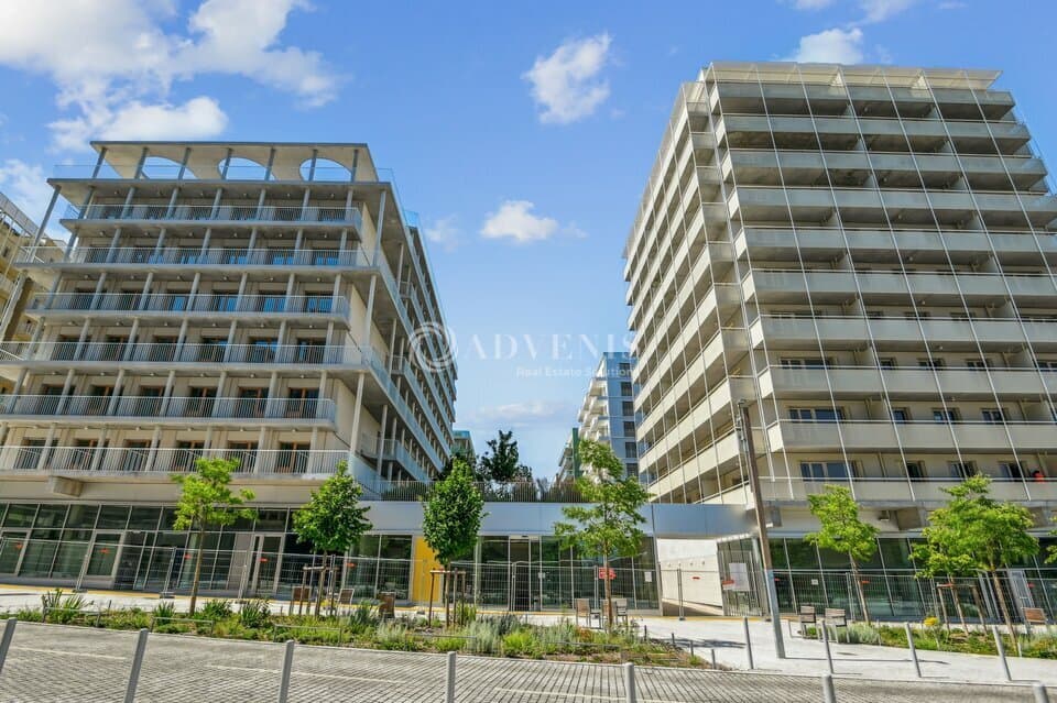 Local commercial · 125 m² · Location — photo 1