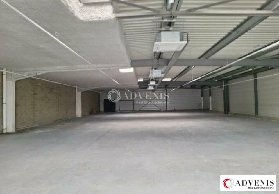 Local commercial · 572 m² · Location — photo 3
