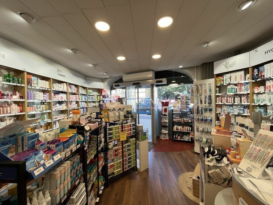 Local commercial · 50 m² · Location — photo 3