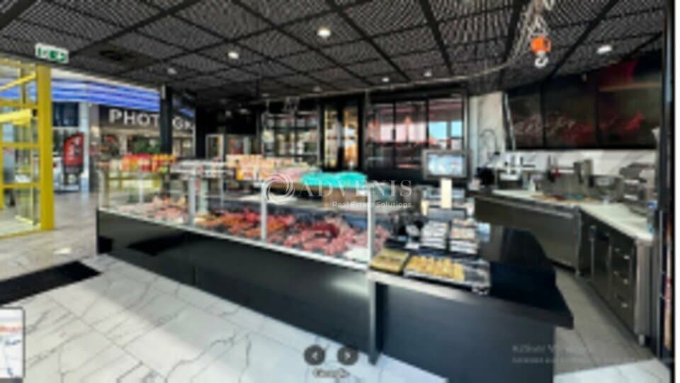 Local commercial · 151 m² · Location — photo 2