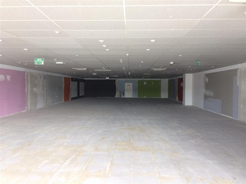 Local commercial · 563 m² · Location — photo 1