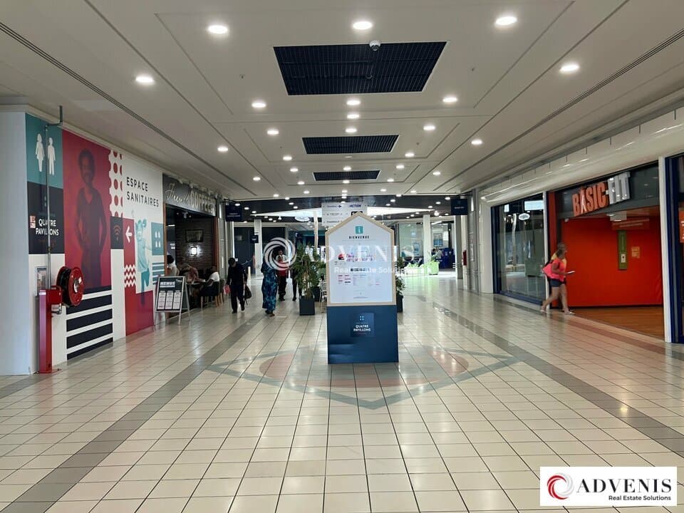 Local commercial · 205 m² · Location — photo 3