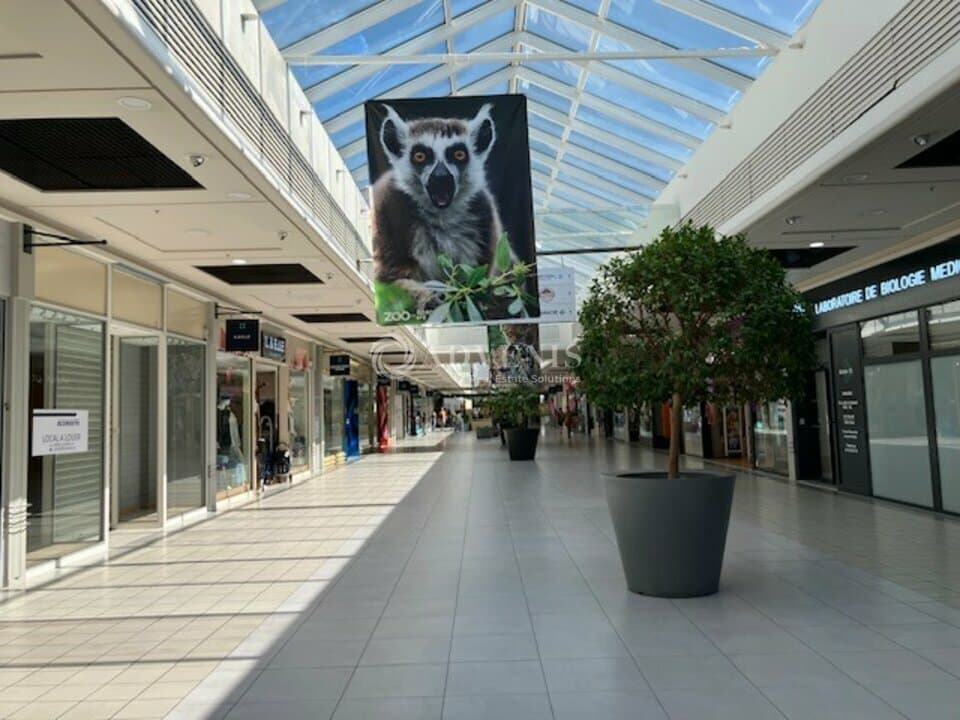 Local commercial · 125 m² · Location — photo 1