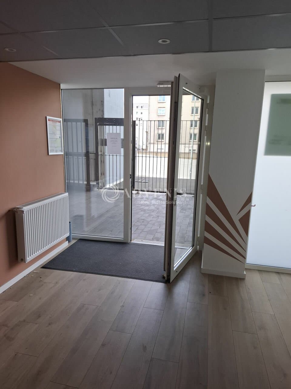 Local commercial · 120 m² · Location — photo 2
