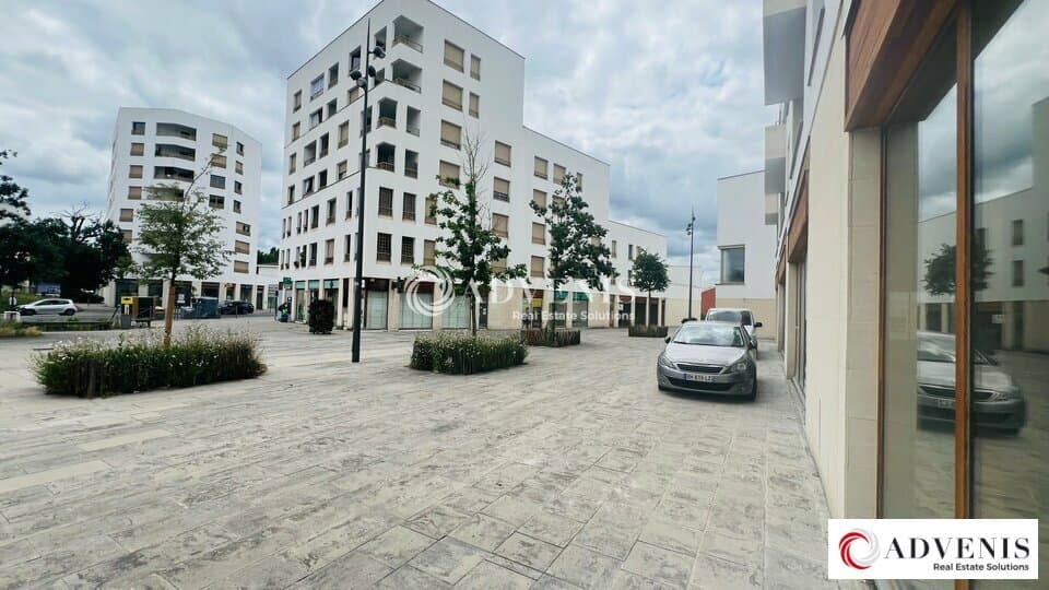 Local commercial · 455 m² · Location — photo 2