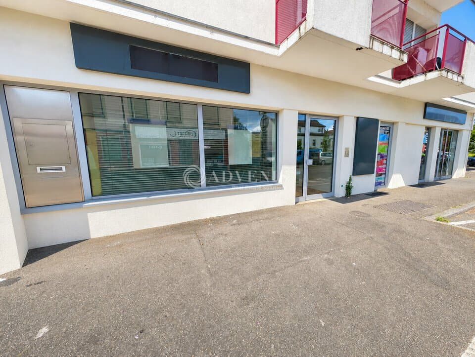 Local commercial · 138 m² · Location — photo 1