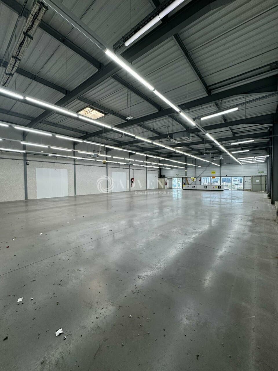 Local commercial · 745 m² · Location — photo 2