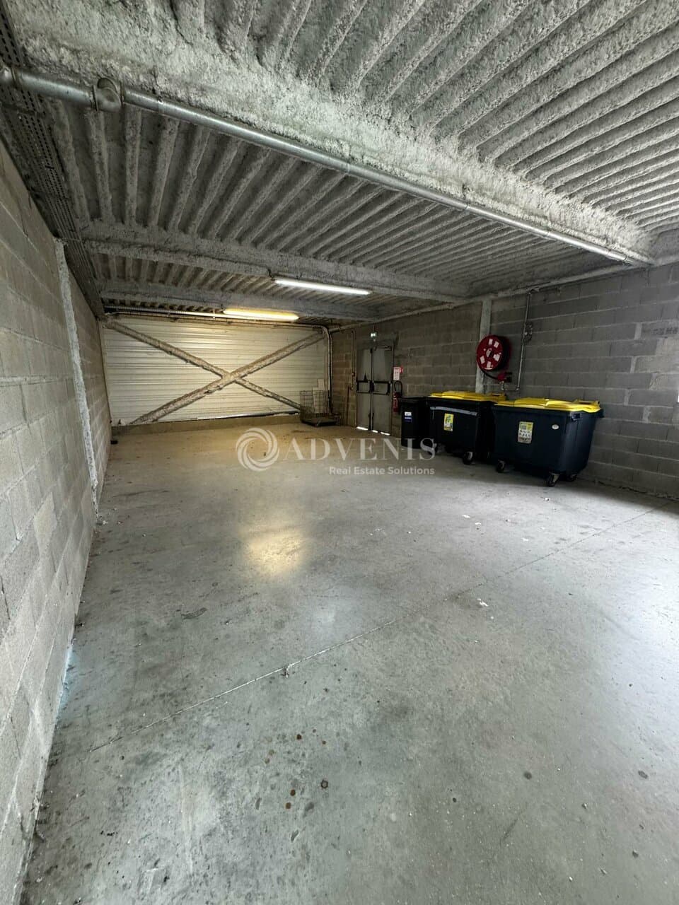 Local commercial · 745 m² · Location — photo 3