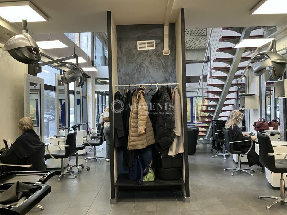 Local commercial · 77 m² · Achat des murs — photo 3