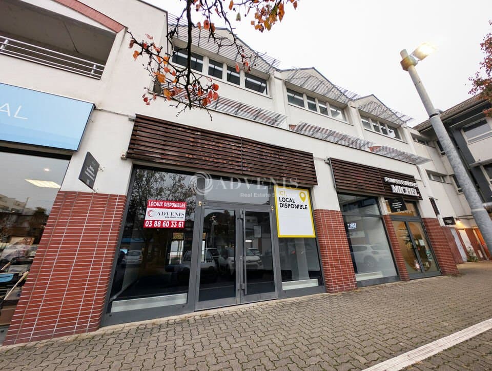 Local commercial · 131 m² · Location — photo 1