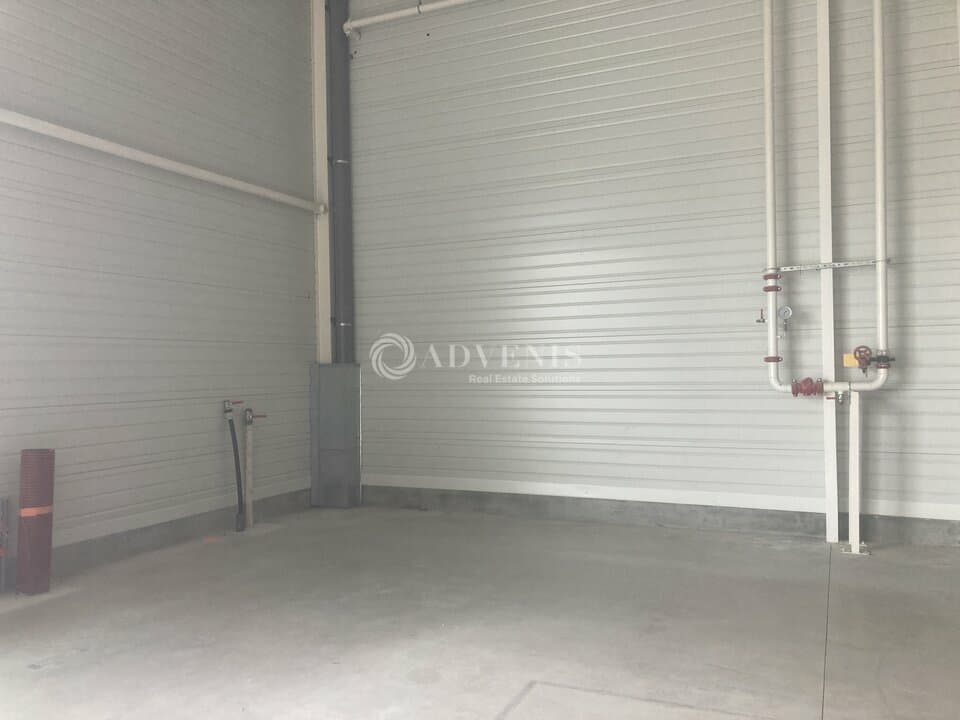 Local commercial · 812 m² · Location — photo 3