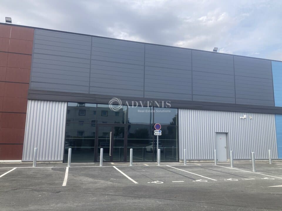 Local commercial · 812 m² · Location — photo 1