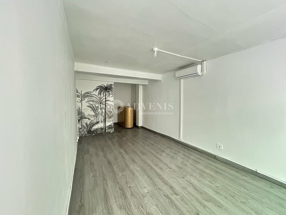 Local commercial · 100 m² · Location — photo 2
